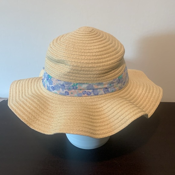 Max Studio Girl Straw Hat with Ribbon. - Picture 2 of 6